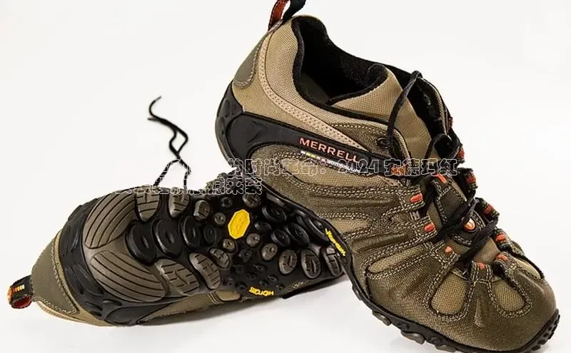 米兰app官网下载最新版百度教育高跟运动鞋界的时尚革命：2024 安德玛红
女装鞋款震撼来袭