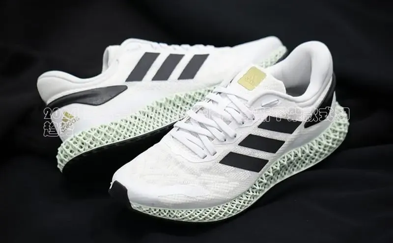 米兰官方网站直接进入观星盘2024 年男士时尚鞋履指南：最新下架款式和
趋势